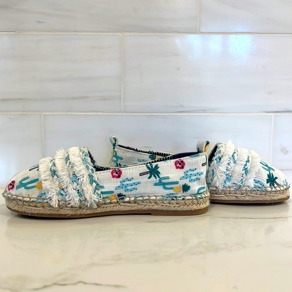 GB Girls tropical print espadrilles fringe slip on shoes size 2 - Picture 9 of 9